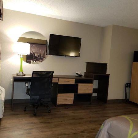 Super 8 By Wyndham South Holland Otel Dış mekan fotoğraf