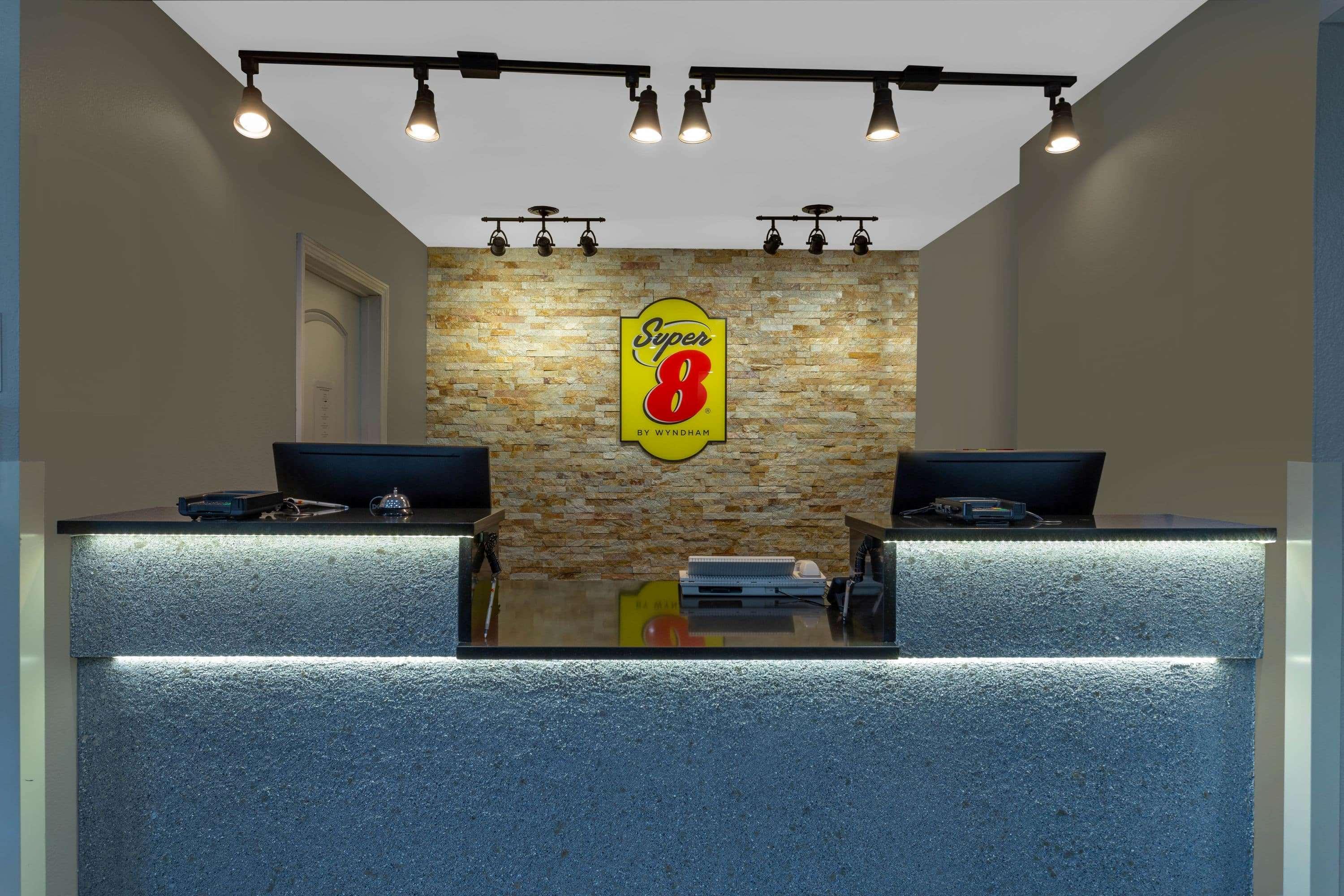 Super 8 By Wyndham South Holland Otel Dış mekan fotoğraf