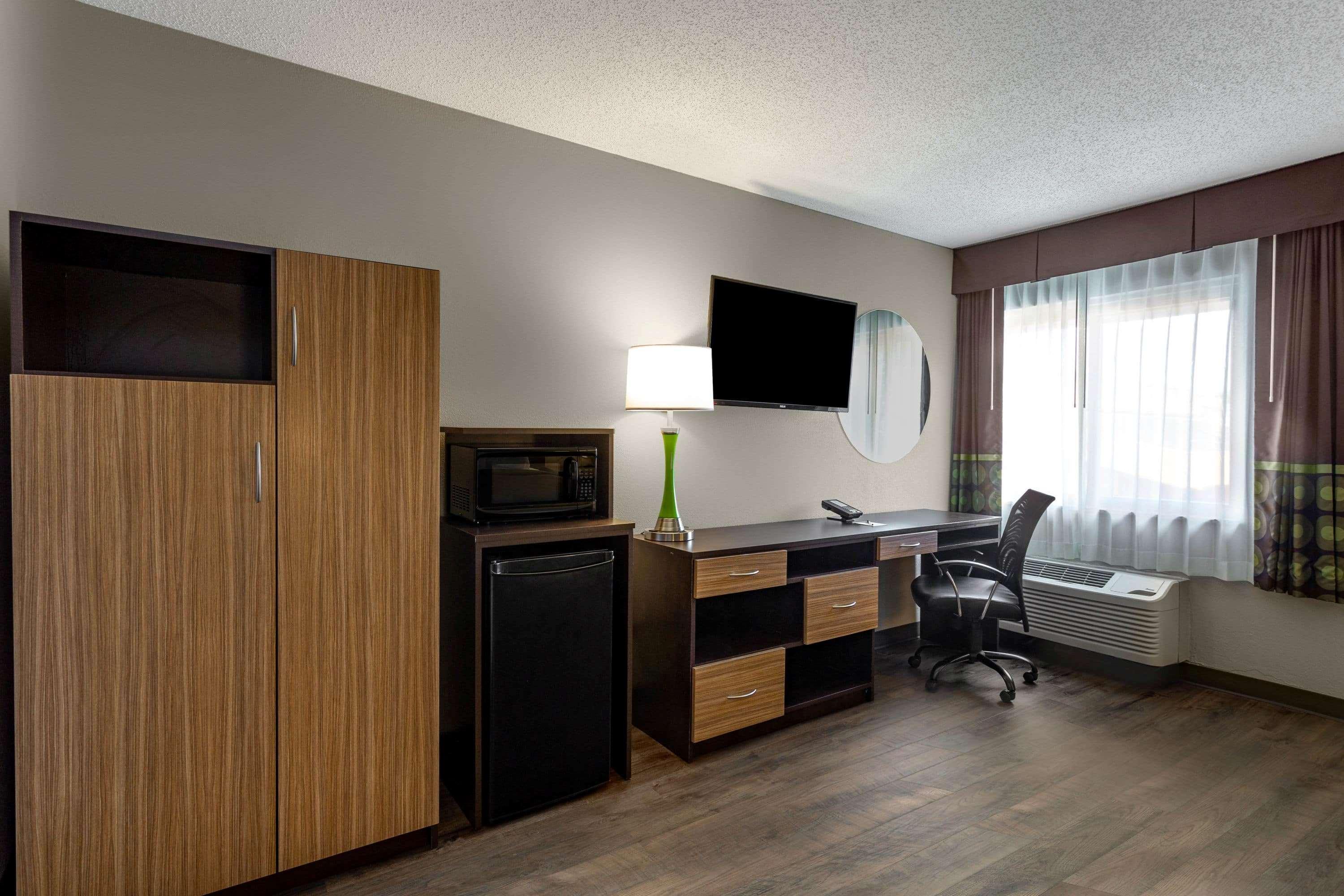 Super 8 By Wyndham South Holland Otel Dış mekan fotoğraf