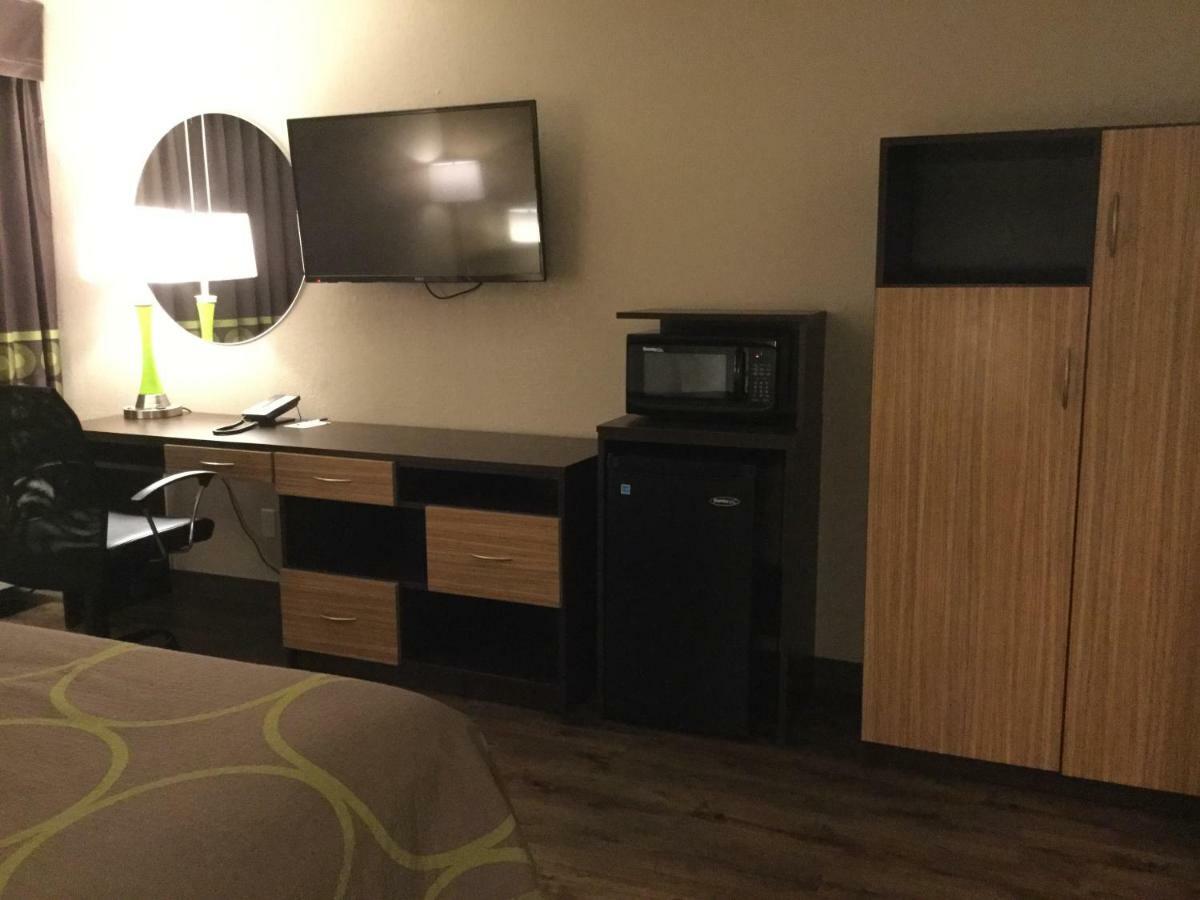 Super 8 By Wyndham South Holland Otel Dış mekan fotoğraf